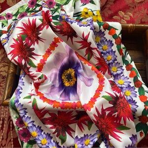 LUSH scarf NWOT Beautiful floral with bright colors